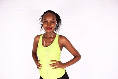 Chica después de una larga caminata